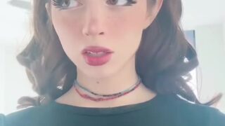 Noemiexlili leaked on fansly – full pussy closeup and creamy finish