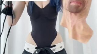 Noemiexlili flashes while shopping – later fucked in dressing room