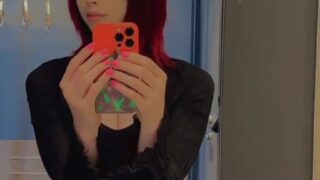Wet toy fuck in cosplay outfit with Noemiexlili screaming softly