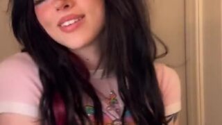 Blowjob with eye contact – Noemiexlili dripping spit POV