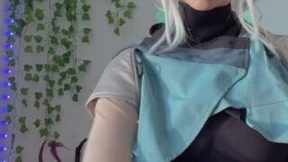 Noemiexlili does a naughty schoolgirl strip and fingers herself to orgasm