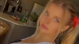 Hard MILF fuck with Lily Lanes giving orders in bed