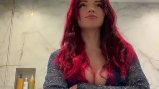 Noemiexlili’s wig falls off mid-ride as she gets fucked harder