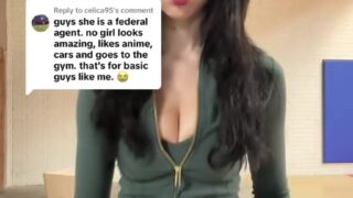 Leaked twerking video – Noemiexlili spreads and squats naked