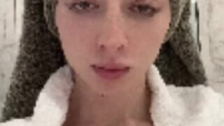 Softcore POV – Noemiexlili stroked gently, kissed deeply, filled fully