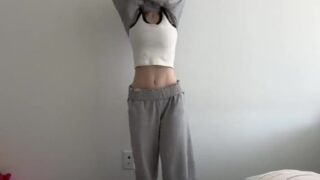 Slutty maid version of Noemiexlili gets creampied on bed