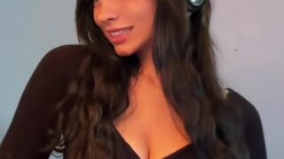 TikTok girl bent over in skirt – Noemiexlili leaks it all