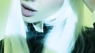 Leaked tape: Noemiexlili in hoodie, no panties, bent over in public