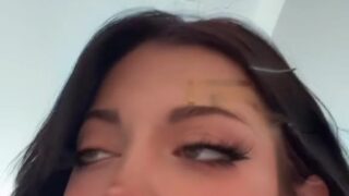 Noemiexlili does cosplay JOI while fingering slow