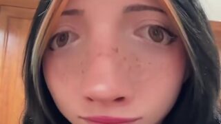 Noemiexlili gets fucked in parking lot while moaning quietly