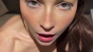 morekendallbeck pussy dripping wet during oral