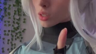 Gamer girl blowjob POV while Noemiexlili whispers dirty into headset