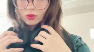 Live cam show leaked – Noemiexlili spreads and squirts loudly