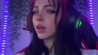 Noemiexlili naked in kitchen, dildo in, moaning for subscribers