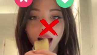 Noemiexlili’s heels come off and she uses sweaty feet to jerk you off