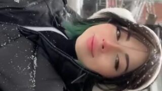 TikTok-style licking – Noemiexlili eats cum in leaked video