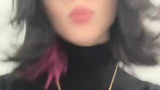 Risky outdoor blowjob – Noemiexlili caught sucking behind building