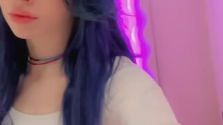 Noemiexlili squirts all over lens during cosplay dildo scene
