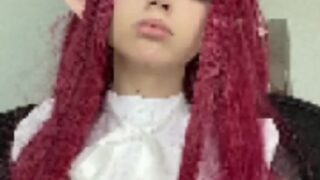 Hidden cam captures Noemiexlili masturbating behind store