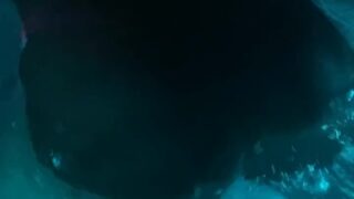 MerMaix finger fucks herself until she squirts