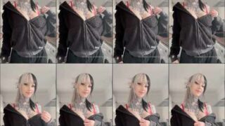 Bexicutes blowjob in car, parked in public