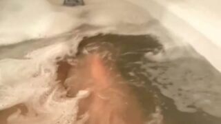 TAYLERHILLS leaks selfie with ice cubes on nipples