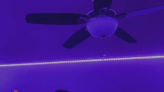 TAYLERHILLS rides anal toy in mirror selfie